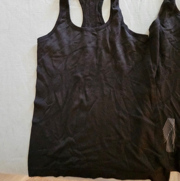 Lululemon Athleta bundle 3 tank tops sz Small - Picture 2 of 9
